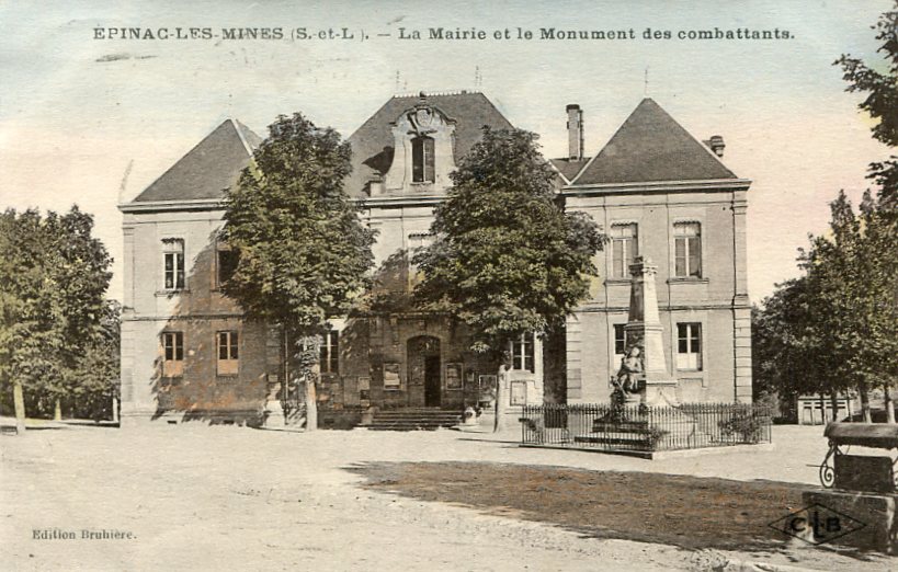 Mairie et Monument des combattants