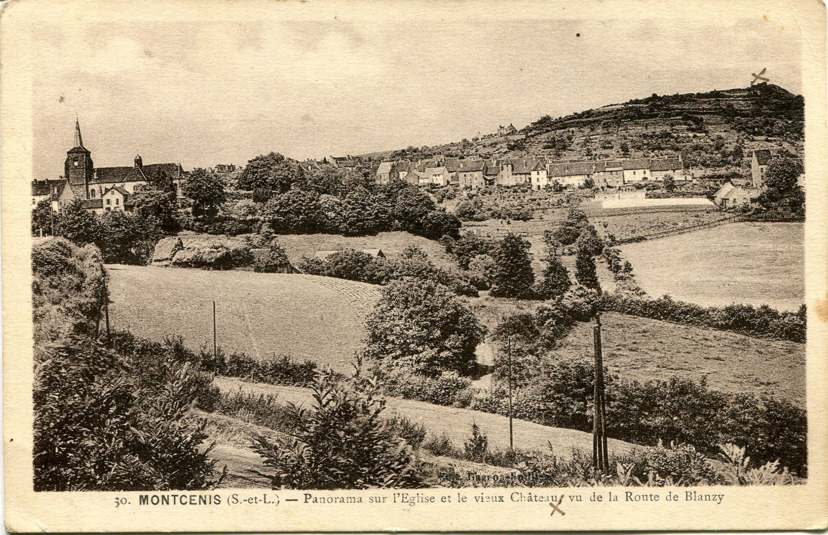 L'Église et le Château, vu de la route de Blanzy