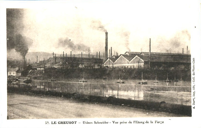 Vue prise de l'Étang de la Forge