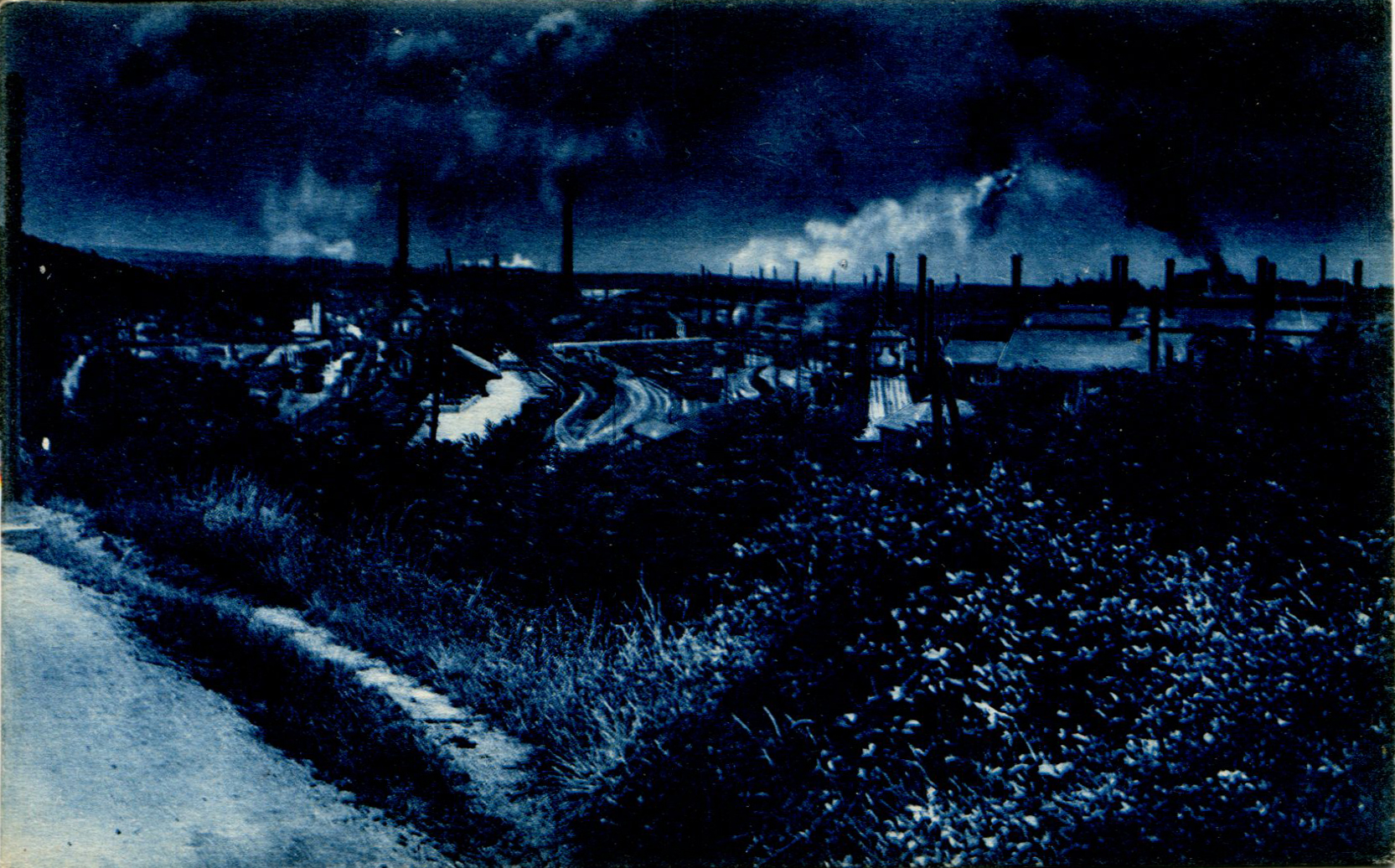 Vue partielle sur les usines