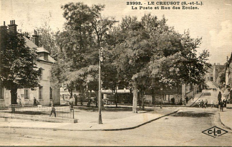 Poste et rue des Écoles