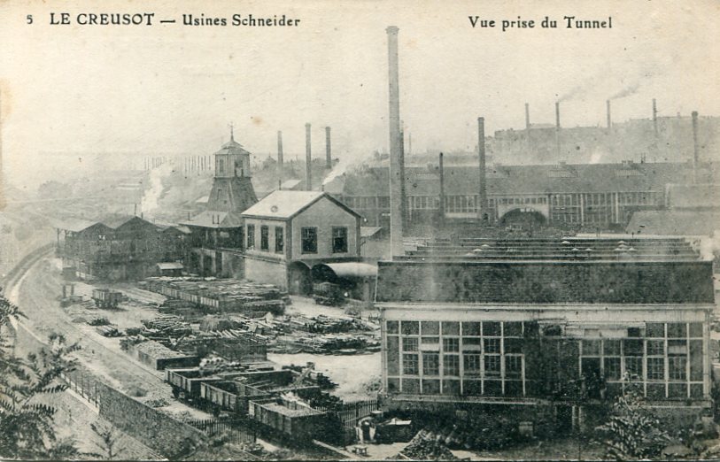 Les Usines en sortant du tunnel