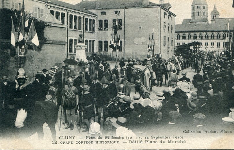 12 - Défilé Place du Marché