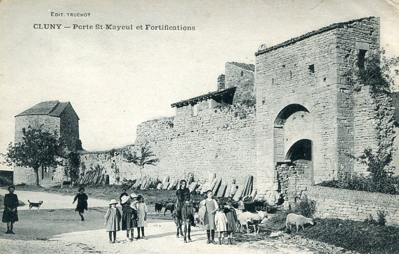 Porte St-Mayeul et Fortifications