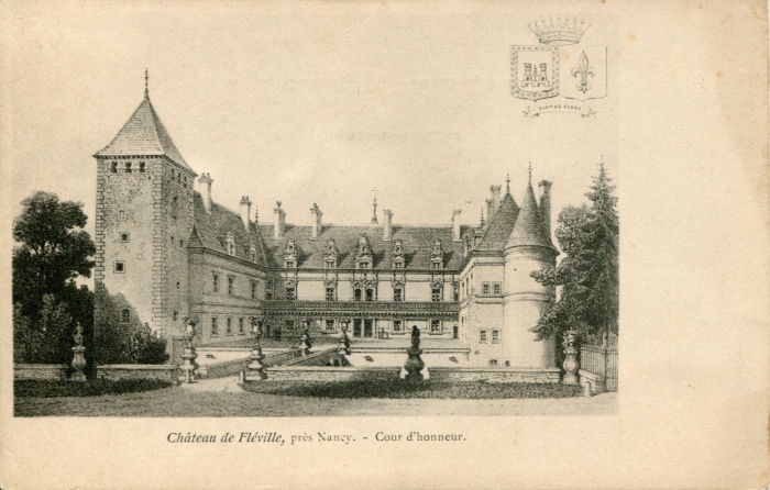 115-a-Cour d'honneur du château