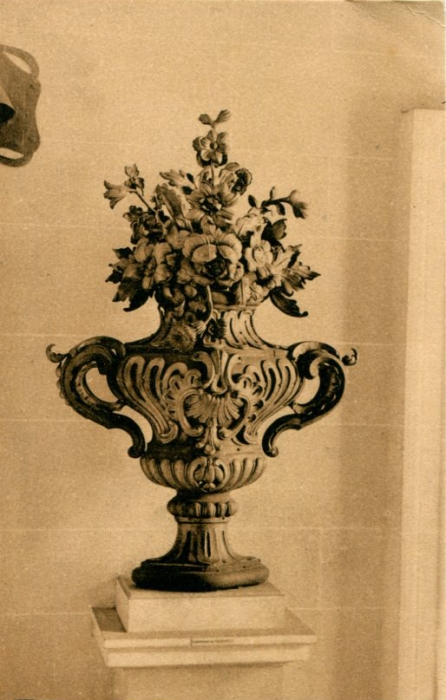 07-bis - Vase en fer forgé par Jean Lamour.