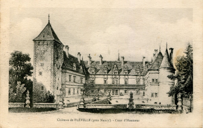 115-b-Cour d'honneur du château