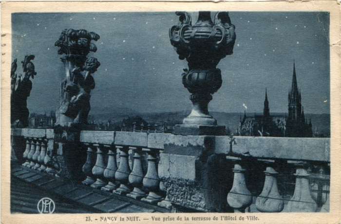 25- Vue prise de la terrasse de l'Hôtel de Ville