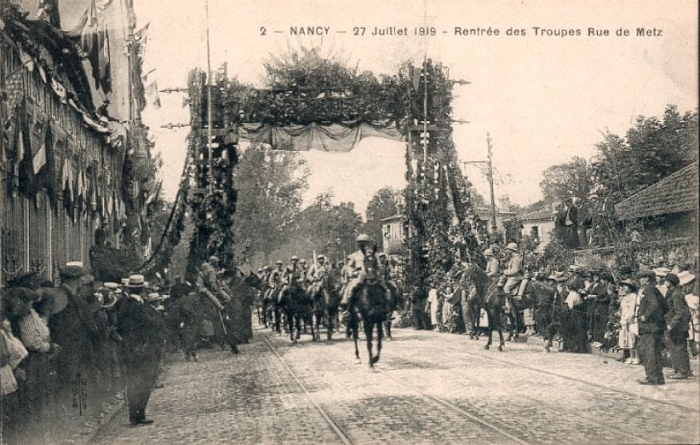 02 - Rentrée des Troupes rue de Metz