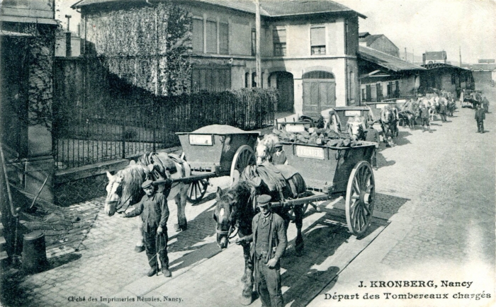 Départ des tombereaux chargés