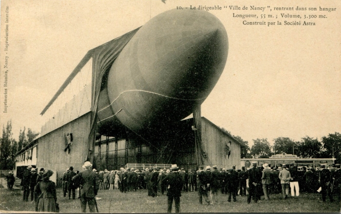 10 - Rentrant dans son hangar