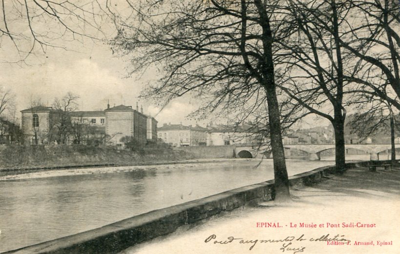 Musée et Pont Sadi-Carnot