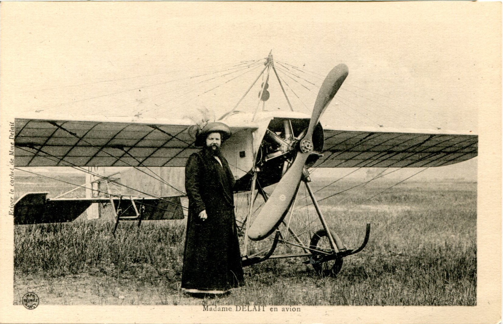 Mme Delait en avion