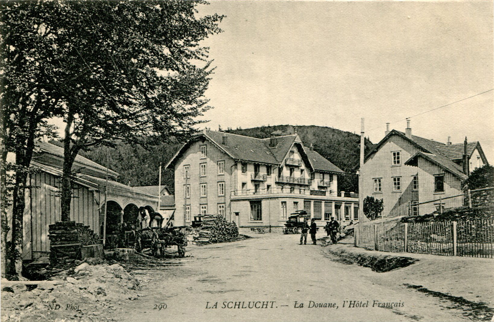 Douane et Hôtel Français