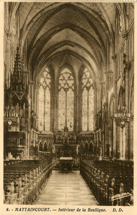 8 - Intérieur de la Basilique
