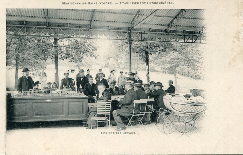 Petits Chevaux