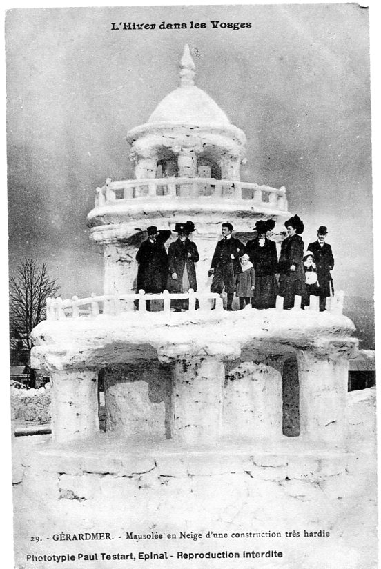 Mausolée en neige