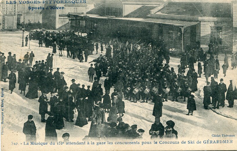 En attendant à la gare les concurrents